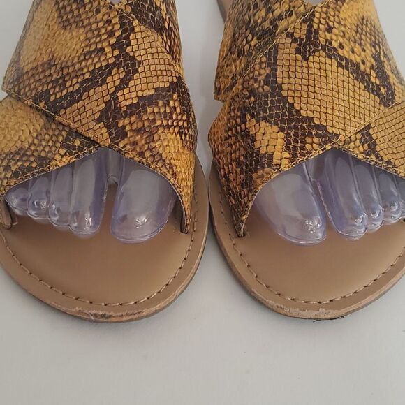 Banana Republic Womens Snake Print Sandals Yellow Size 8 - Picture 2 of 8